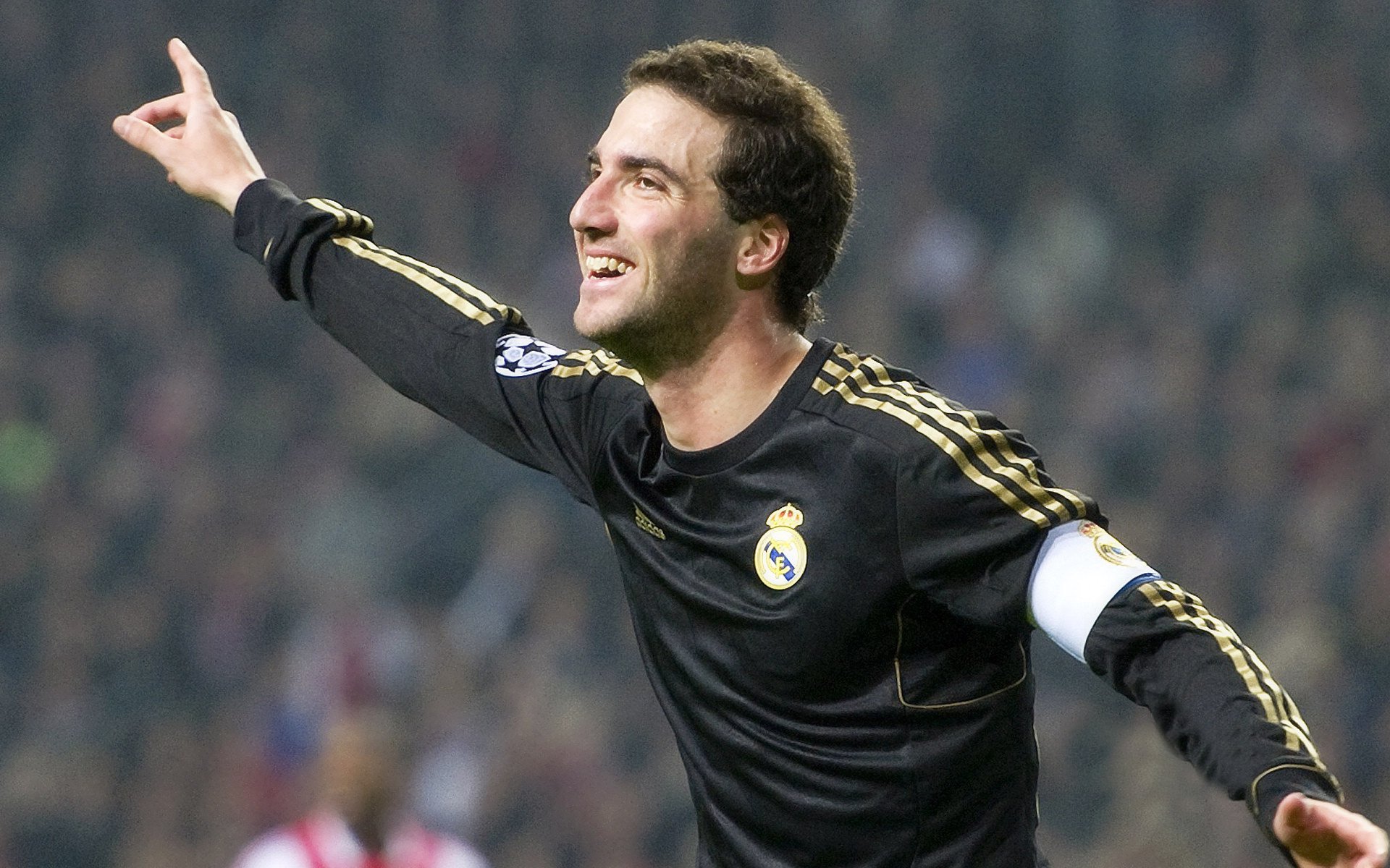 世界杯绝美进球：瞬间点燃全球球迷热情，世界杯场场进球